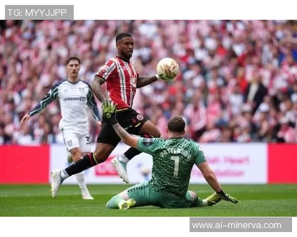 欧冠决赛温布利草坪问题引发球员集体不满与争议